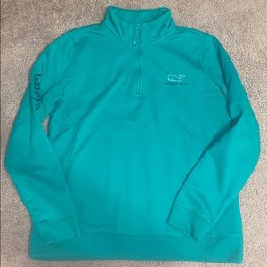 Vineyard vines 1/4 zip. Size medium